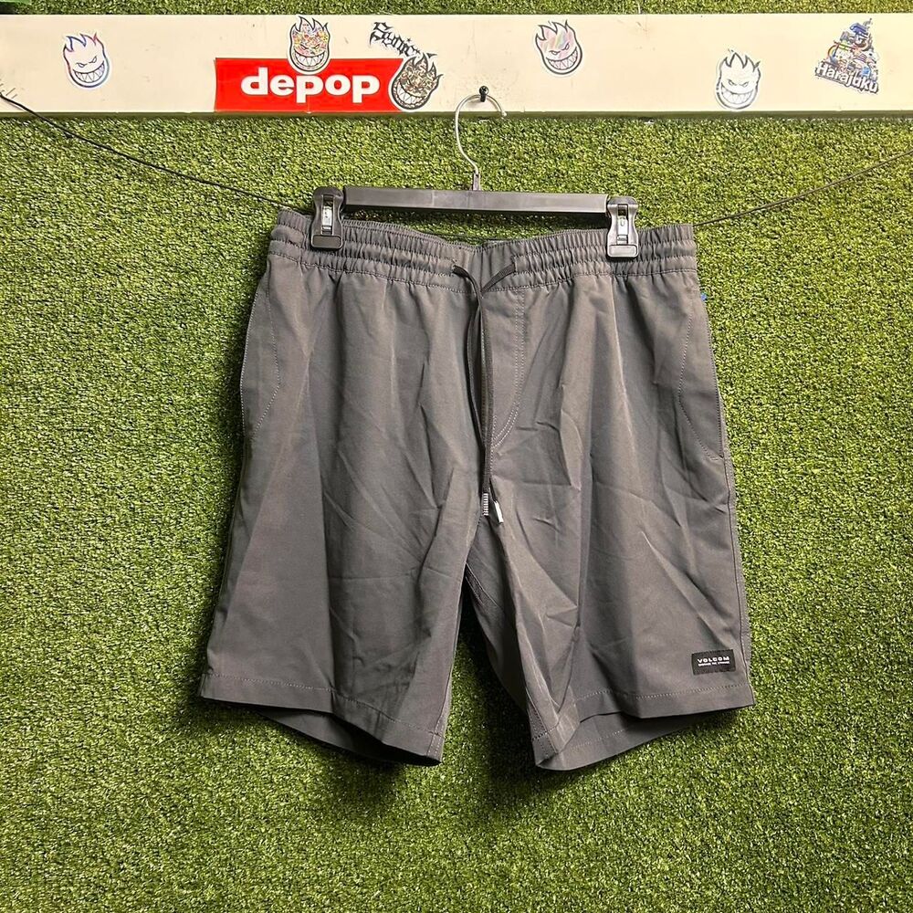 Volcom Men's Grey and Black Shorts